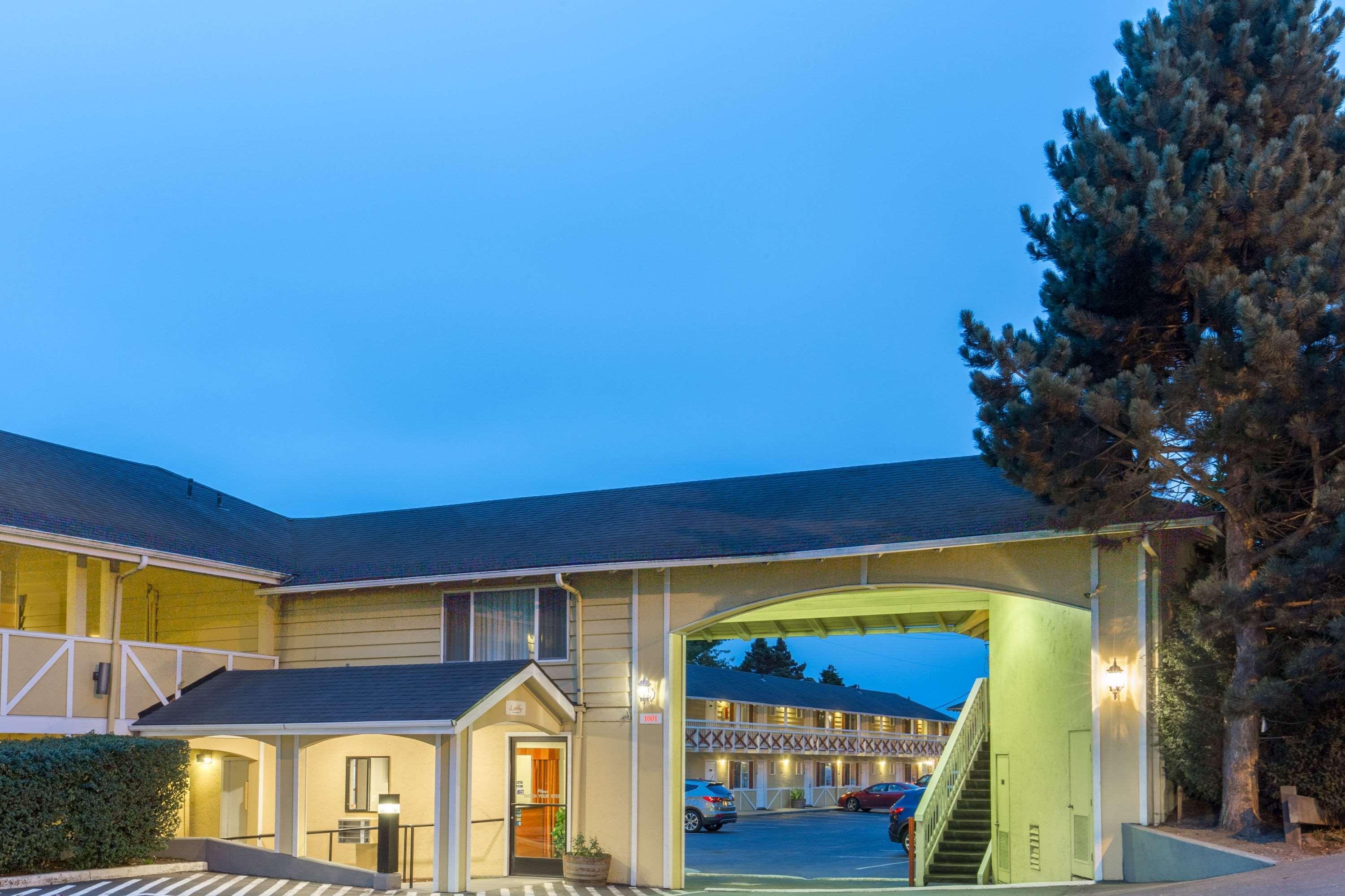 Global Inn Coos Bay Bagian luar foto